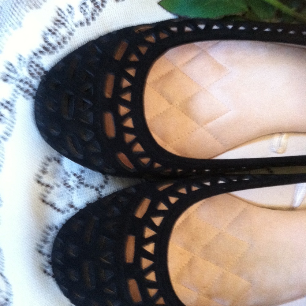 Basic Edition Shoes - Picture 2 of 3